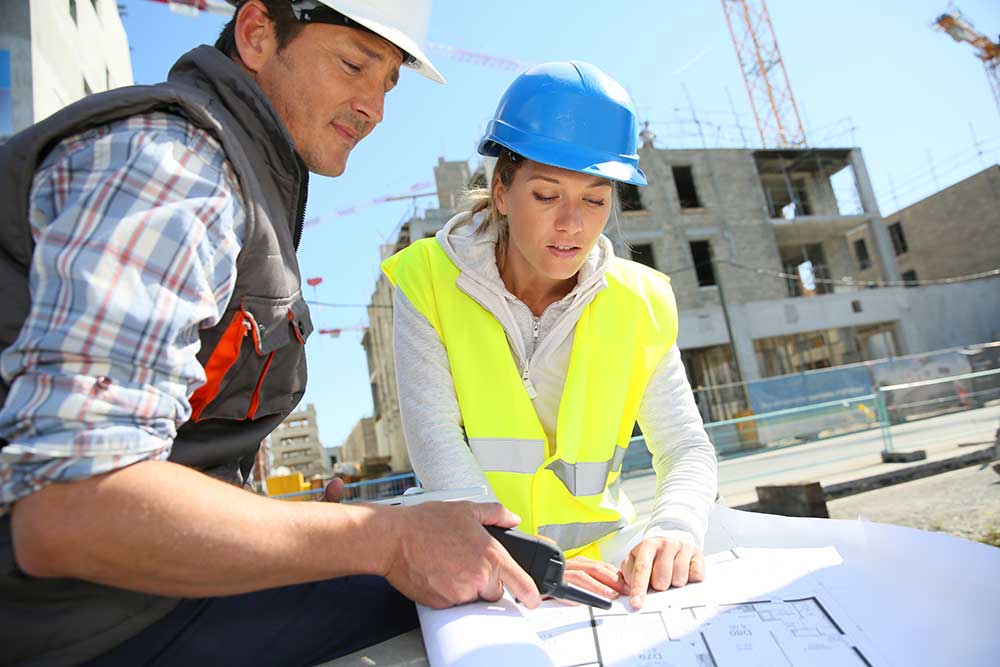 L’assurance maître d’œuvre : protection indispensable pour les professionnels de la construction